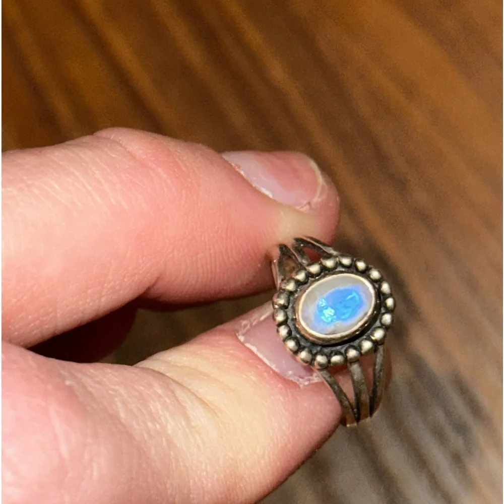 Moonstone ring - Picture 1 of 7